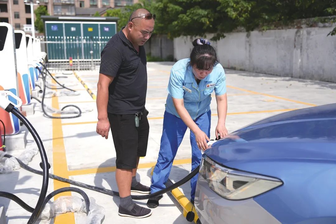 加速充电桩建设 为绿色出行赋能续航