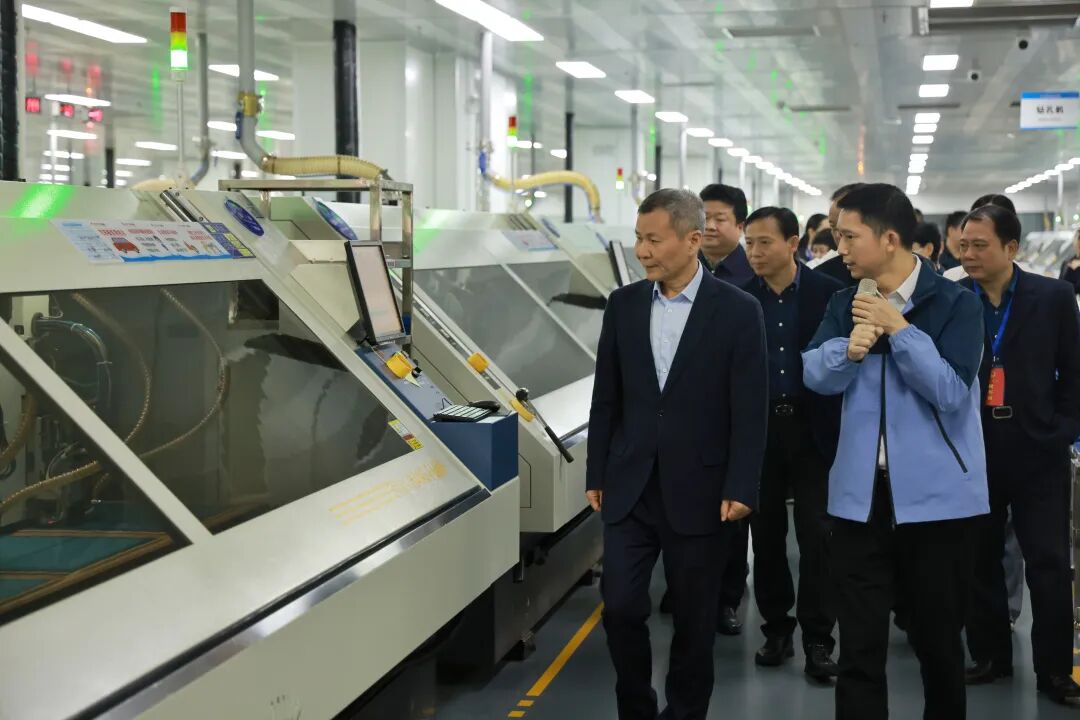 省、市人大代表视察资阳区产业发展和民生项目