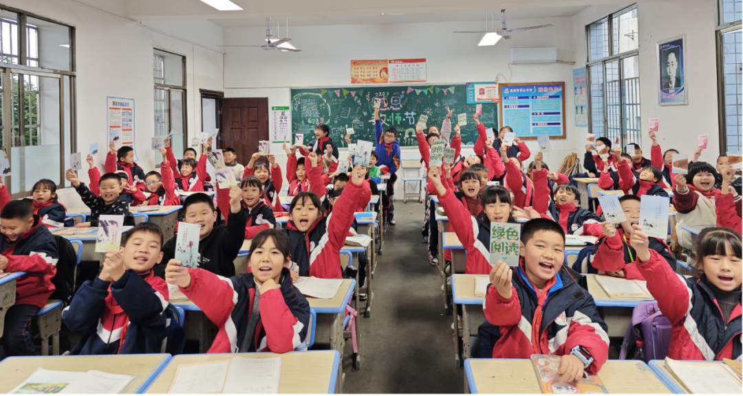 寓教于乐护苗成长——资阳区开展“护苗2025·绿书签行动”进校园活动