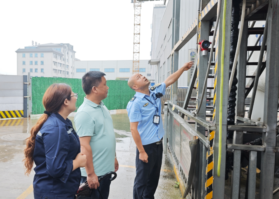 严守安全底线 细查风险隐患——资阳区开展危险化学品行业安全生产专项检查