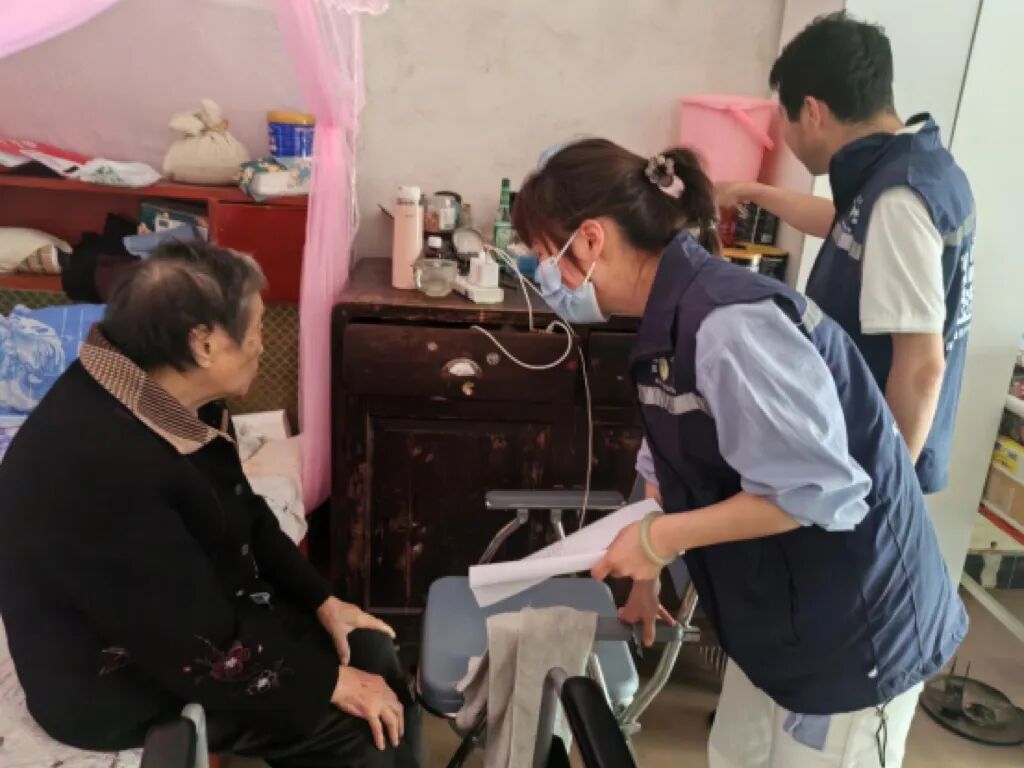 资阳区：专业护理送进家门 群众省心又暖心
