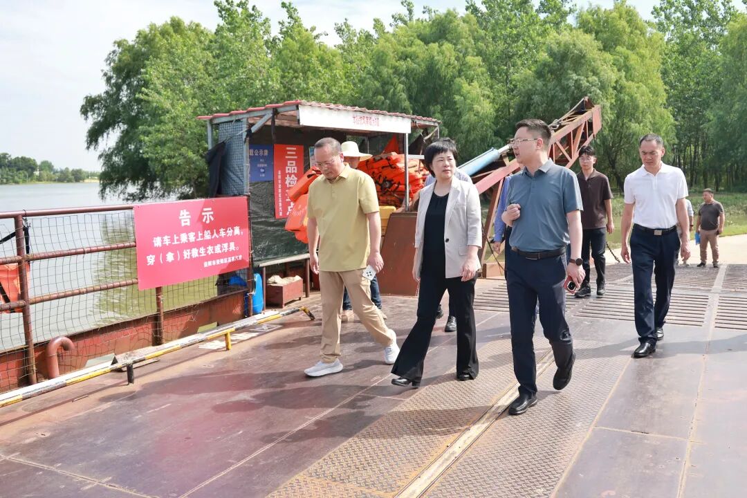 林红华“四不两直”检查督导水上交通及安全生产工作
