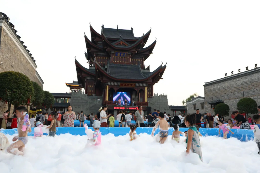 益阳明清古巷：清凉夜游激活非遗 打造暑期文旅消费新场景