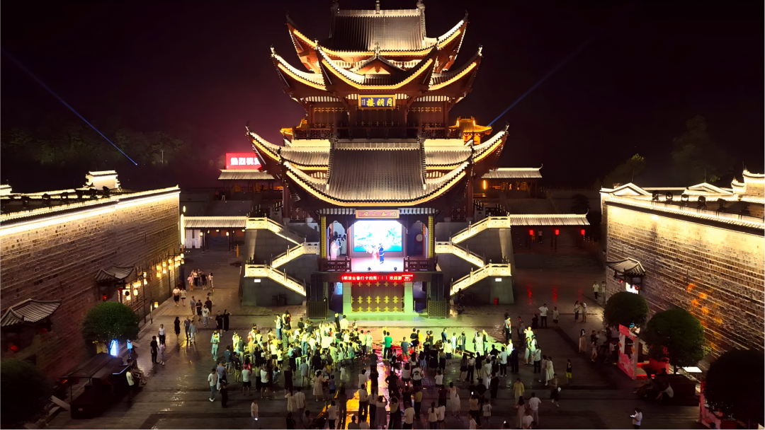 鹊桥织梦·古巷情长丨资阳的七夕夜，甜到冒泡！